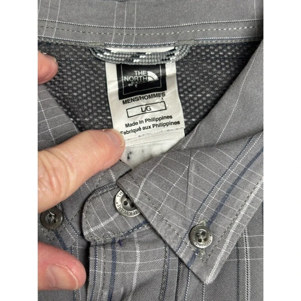 The North Face Vaporwick Gray/Wht/Blue Plaid Button-Up Vented Men’s L Shirt